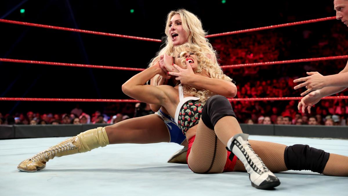 Charlotte Flair vs Lacey Evans